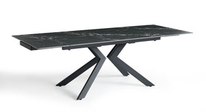 #Czarny